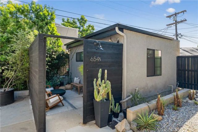 654 S Soto st, Los Angeles, CA 90023