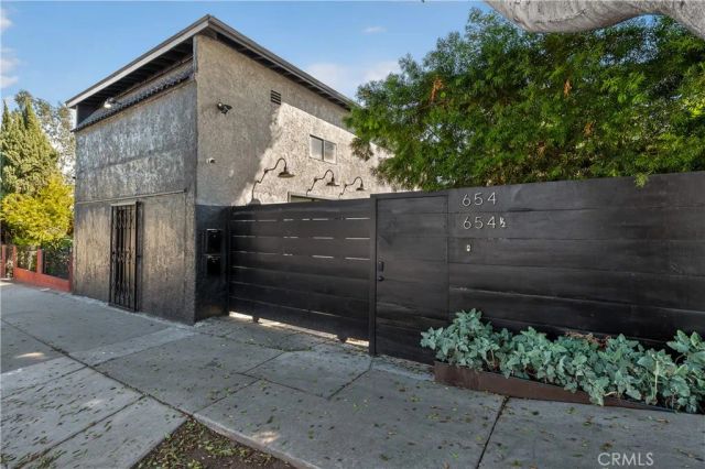 654 S Soto st, Los Angeles, CA 90023