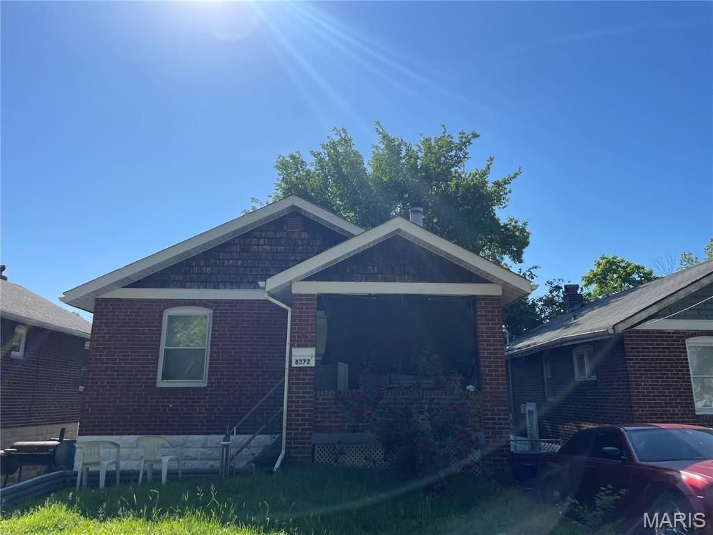 8372 College Avenue, St Louis, MO 63136