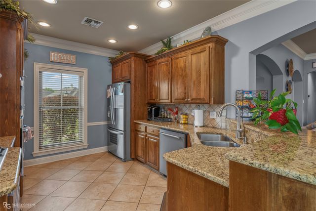 125 Horseguards Avenue, Bossier City, LA 71111