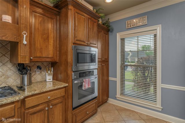 125 Horseguards Avenue, Bossier City, LA 71111