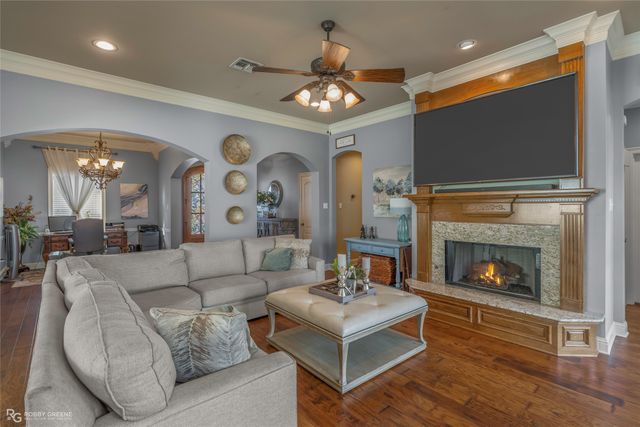 125 Horseguards Avenue, Bossier City, LA 71111