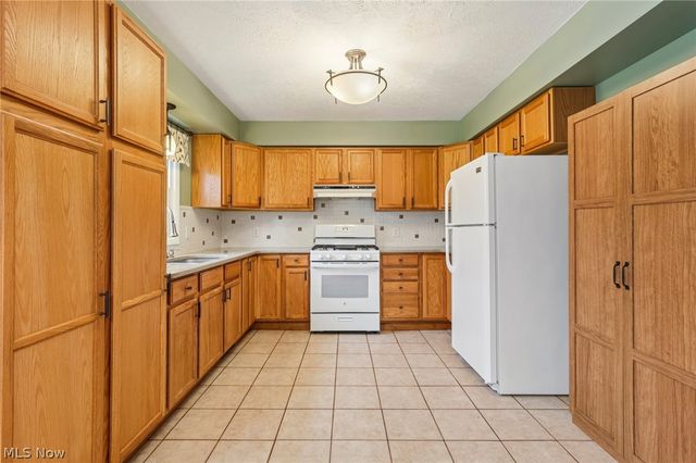 3123 Spencer Drive, Geneva, OH 44041