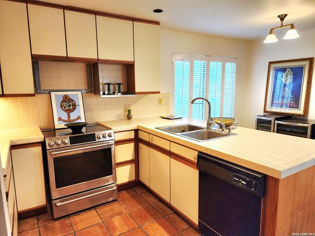 7 Gallery Court D, San Antonio, TX 78209