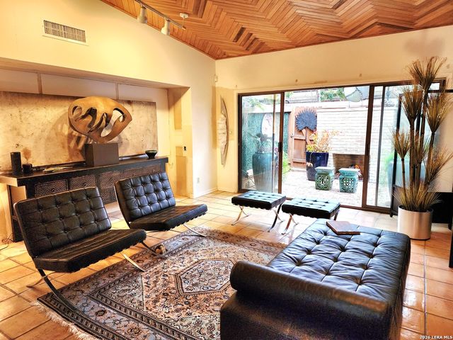 7 Gallery Court D, San Antonio, TX 78209