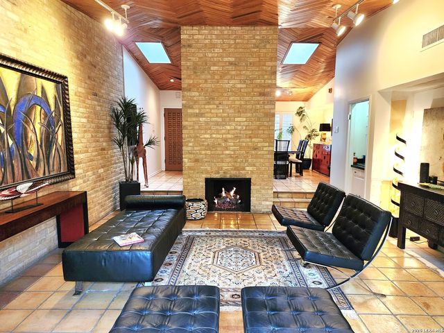7 Gallery Court D, San Antonio, TX 78209