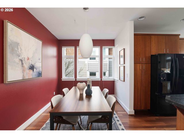 3043 Nw MONTARA Loop, Portland, OR 97229