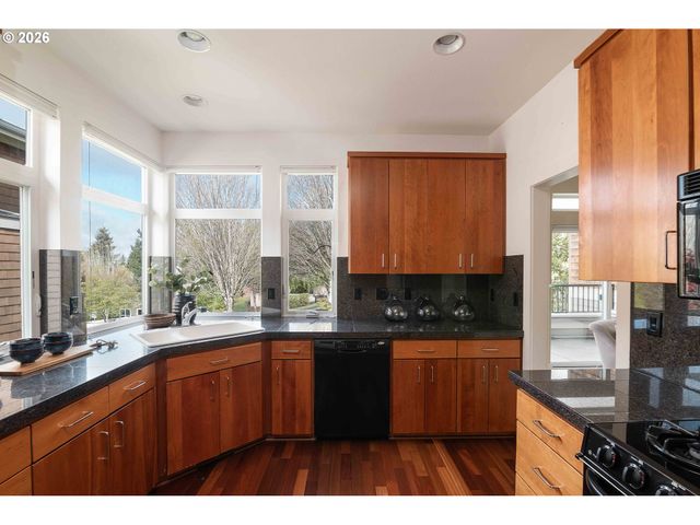 3043 Nw MONTARA Loop, Portland, OR 97229