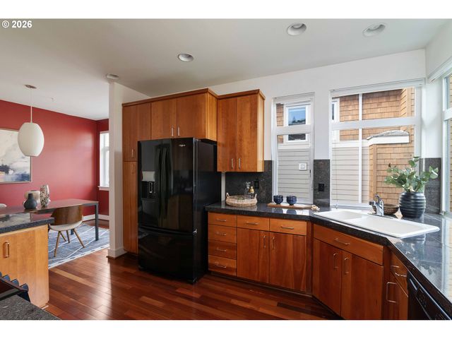 3043 Nw MONTARA Loop, Portland, OR 97229