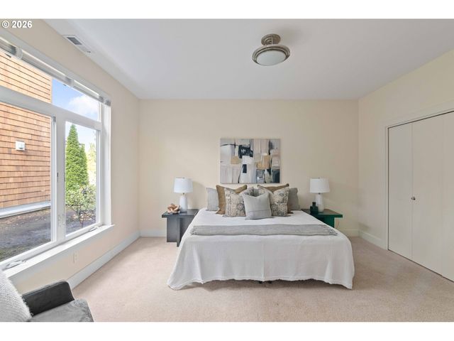 3043 Nw MONTARA Loop, Portland, OR 97229