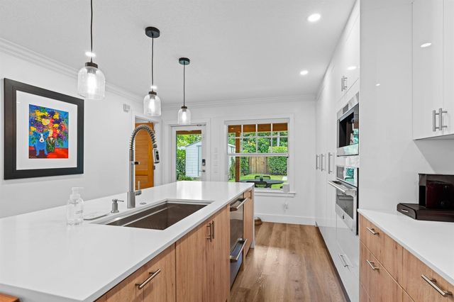 521 33RD Street, West Palm Beach, FL 33407