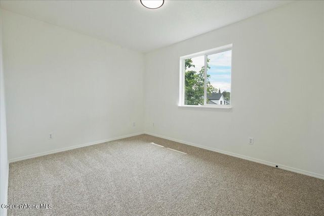 9166 N Entiate Dr, Hayden, ID 83835