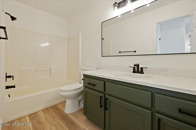 9166 N Entiate Dr, Hayden, ID 83835