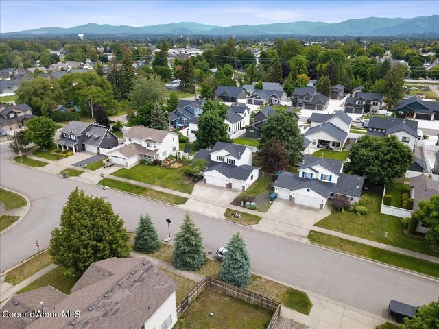 9166 N Entiate Dr, Hayden, ID 83835