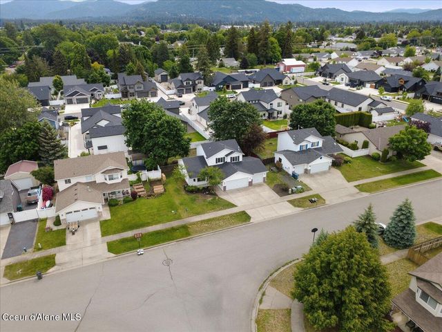9166 N Entiate Dr, Hayden, ID 83835
