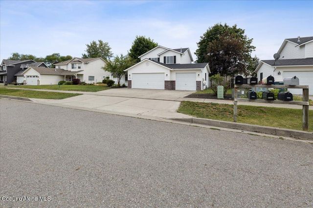 9166 N Entiate Dr, Hayden, ID 83835