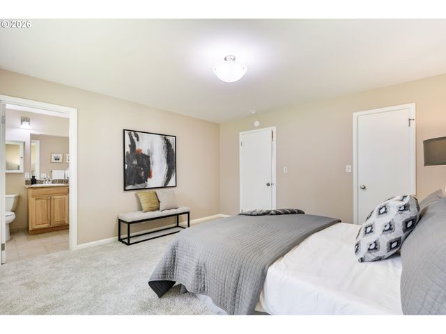 5190 Sw DOVER Ln, Portland, OR 97225