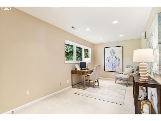 5190 Sw DOVER Ln, Portland, OR 97225