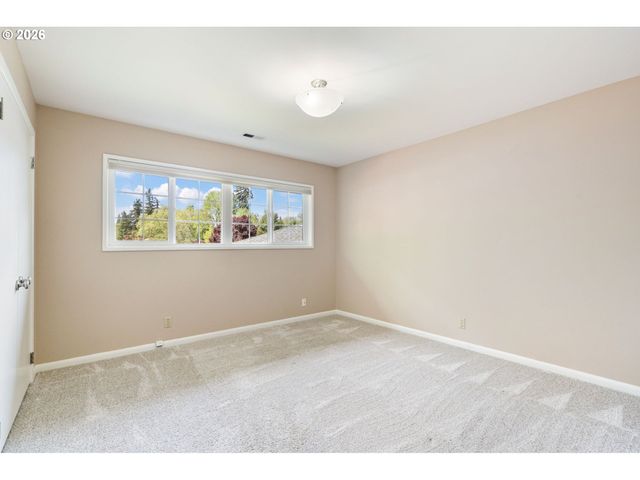 5190 Sw DOVER Ln, Portland, OR 97225