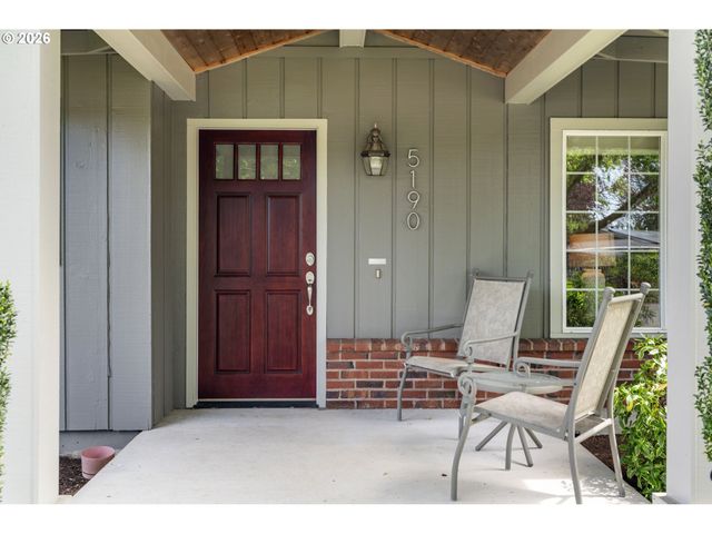 5190 Sw DOVER Ln, Portland, OR 97225