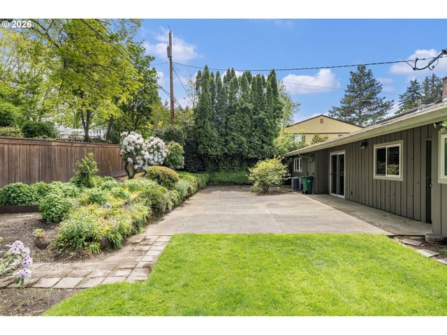 5190 Sw DOVER Ln, Portland, OR 97225