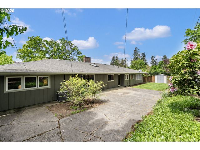 5190 Sw DOVER Ln, Portland, OR 97225