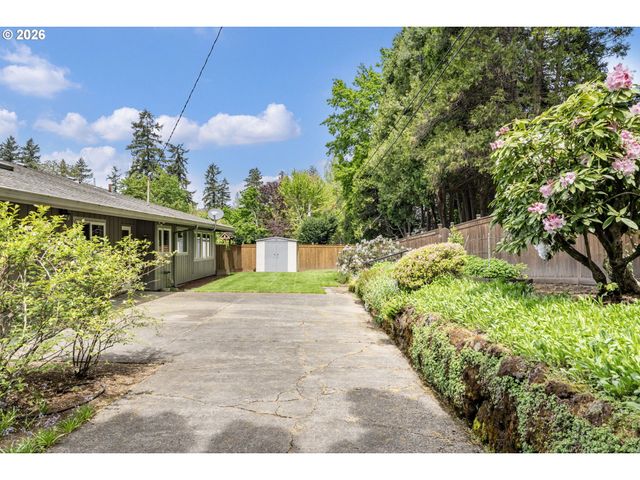5190 Sw DOVER Ln, Portland, OR 97225