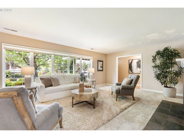5190 Sw DOVER Ln, Portland, OR 97225