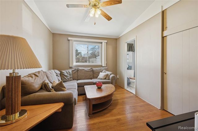 19192 Archer Street, Detroit, MI 48219