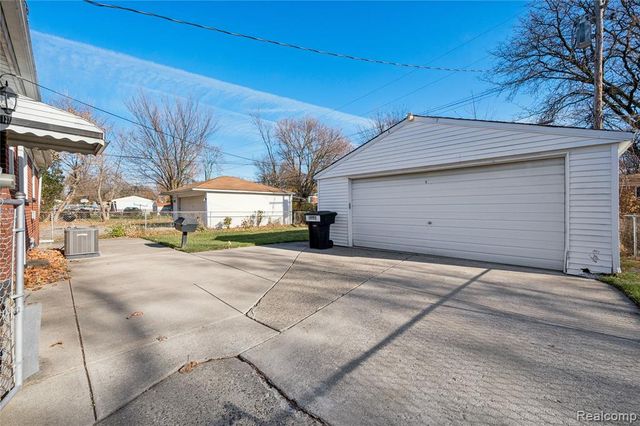 19192 Archer Street, Detroit, MI 48219