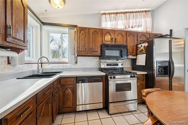 19192 Archer Street, Detroit, MI 48219