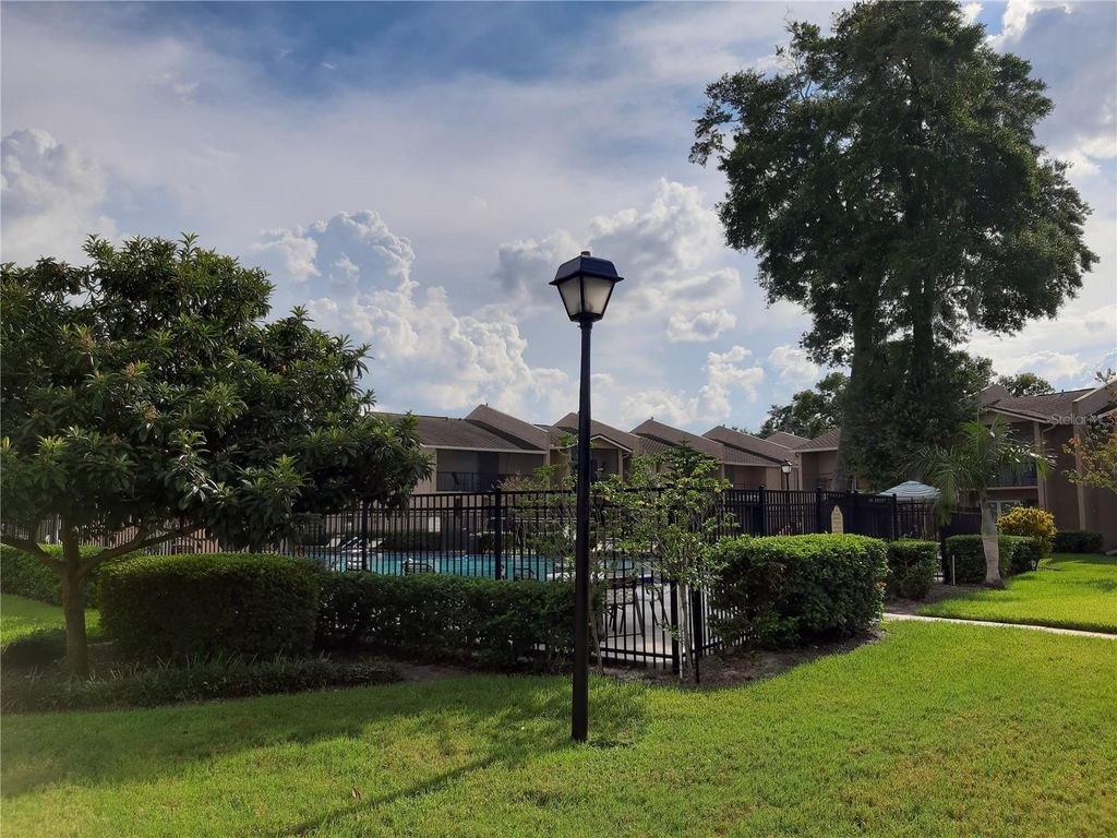 Image 24 of property listing at 824 TOWN CIRCLE 101, Maitland, FL 32751