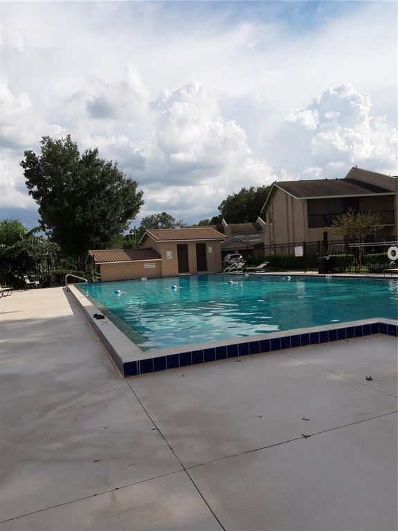 Image 25 of property listing at 824 TOWN CIRCLE 101, Maitland, FL 32751