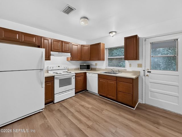 6306 ROMILLY Drive S, Jacksonville, FL 32210