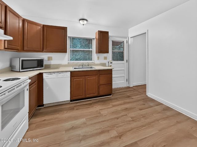 6306 ROMILLY Drive S, Jacksonville, FL 32210
