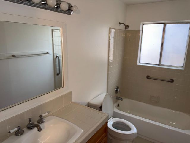 227 Sepulveda Dr, Stockton, CA 95210