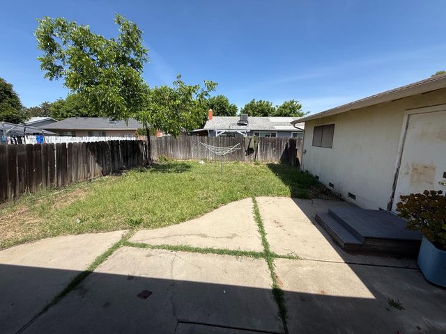 227 Sepulveda Dr, Stockton, CA 95210