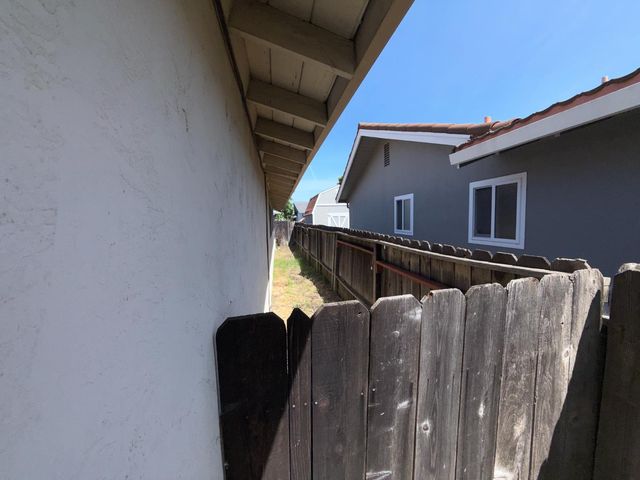 227 Sepulveda Dr, Stockton, CA 95210