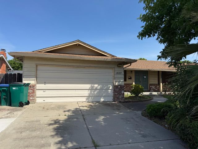227 Sepulveda Dr, Stockton, CA 95210