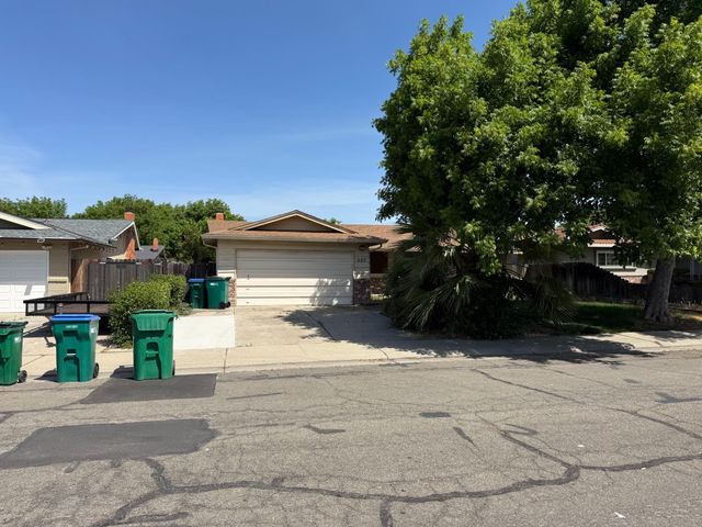 227 Sepulveda Dr, Stockton, CA 95210
