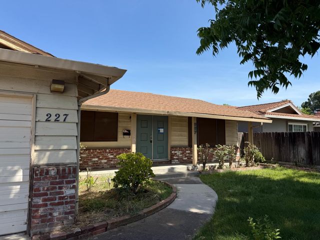 227 Sepulveda Dr, Stockton, CA 95210