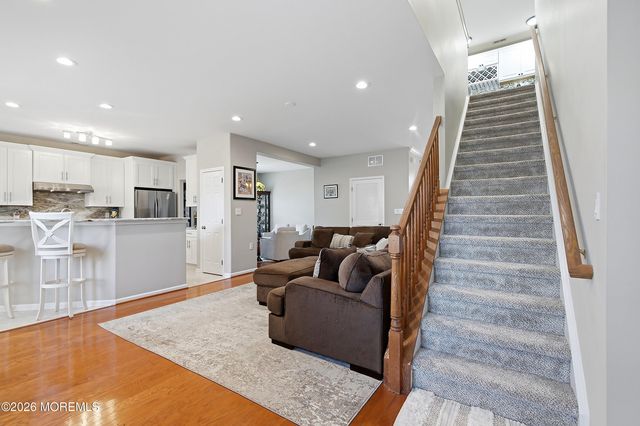 142 Eleanor Road, Manchester, NJ 08759