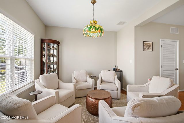 142 Eleanor Road, Manchester, NJ 08759