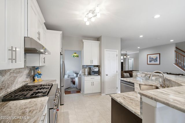 142 Eleanor Road, Manchester, NJ 08759