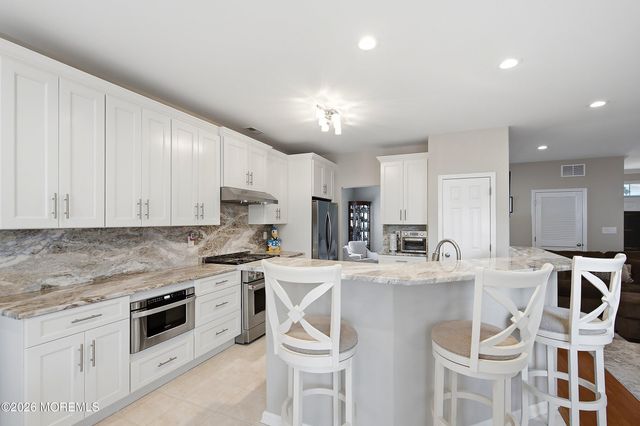 142 Eleanor Road, Manchester, NJ 08759
