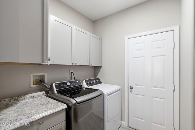 142 Eleanor Road, Manchester, NJ 08759