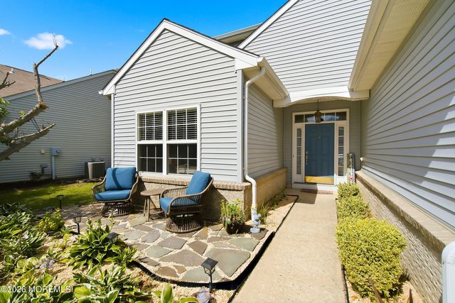 142 Eleanor Road, Manchester, NJ 08759