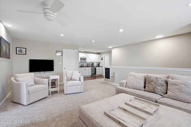 142 Eleanor Road, Manchester, NJ 08759