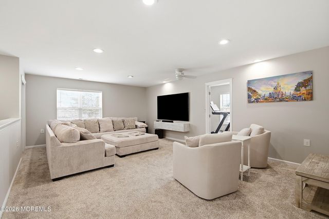 142 Eleanor Road, Manchester, NJ 08759