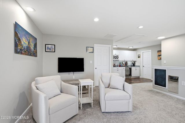 142 Eleanor Road, Manchester, NJ 08759